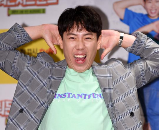 개그맨 양세찬이 17일 오후 서울 여의도 켄싱턴호텔에서 열린 tvN ‘뭐든지 프렌즈’ 제작발표회에 참석하고 있다.