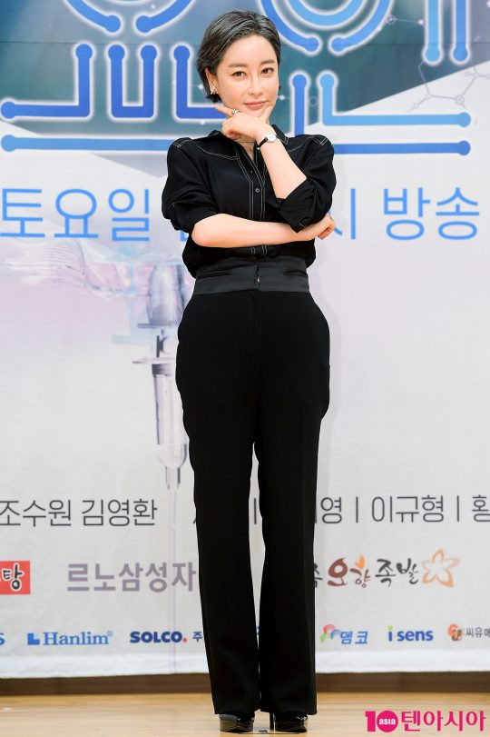 배우 김혜은