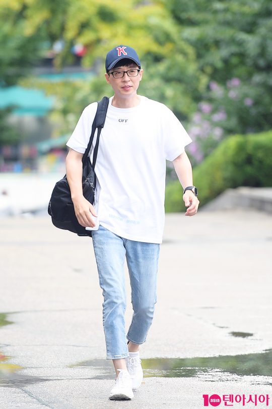 [TEN PHOTO]유재석 &#39;국민 MC의 청바지 사랑&#39;