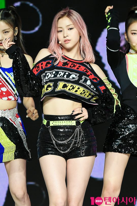 그룹 ITZY 류진