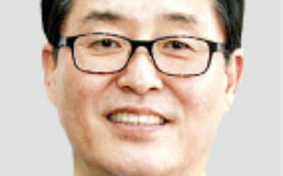 파리바게뜨, 업그레이드한 '딸기라떼 꽃빙수'로 여름철 인기몰이