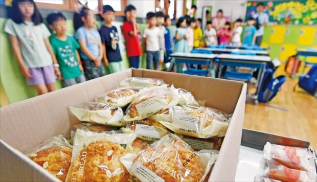 아이들 급식을 볼모로…학교비정규직연대 총파업