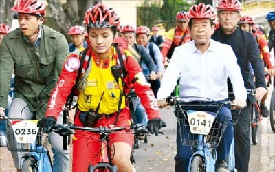 박원순 "도심~근교 잇는 '자전거 고속도로' 만들겠다"