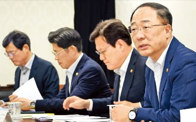 "日보복 관련 기업 특별연장근로 허용 검토"