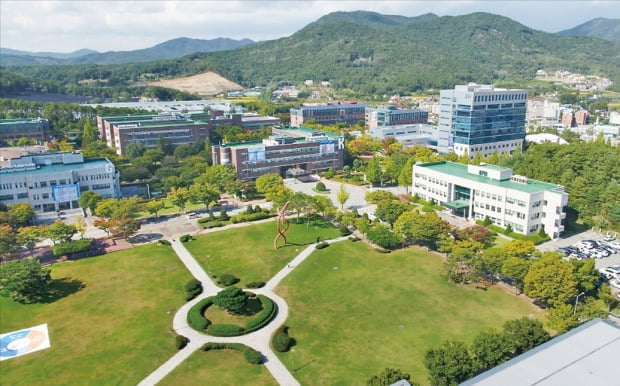 코리아텍(한국기술교육대)은 4차 산업혁명 시대 융복합 인재양성을 위한 특화된 교육과정을 운영한다.  /코리아텍 제공 