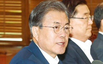 아베 "한국은 약속 지켜라"…문 대통령 "기술패권 위협에 적극 대응"