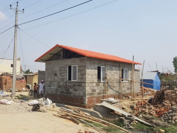 에스와이, 네팔 폭풍피해 주택재건축 자재 납품