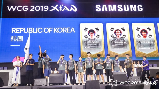 WCG 2019 Xi'an(대표 이정준)이 지난 18일, 중국 시안시 취장신구 국제 컨벤션센터에서 성대한 개막식을 진행하며 나흘간의 대장정을 시작했다. WCG 2019 Xi'an에 출전하는 한국 선수들이 소개되고 있다. /WCG 제공