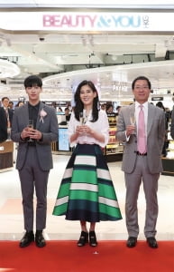 신라면세점, 뷰티 강화·맞춤형 '멤버십 서비스' 인기…해외 매출 1조원 돌파