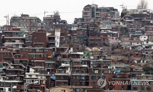 서울 집값 6개월째 하락…급매 팔린 강남·송파는 상승 전환