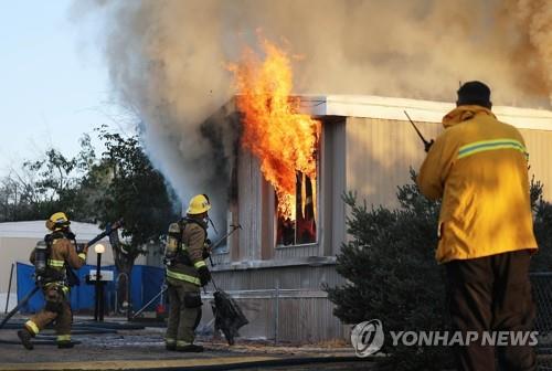 美캘리포니아 강진으로 수천가구 정전·건물 균열·가스관 파열