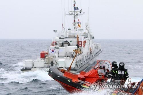 軍, 北목선 경계실패 23사단 해체·해안경계 해경이관 등 '고심'