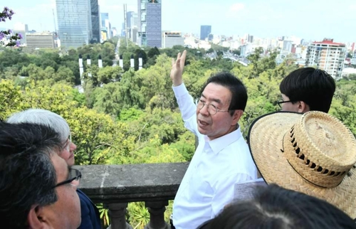 박원순 "용산 미군기지 철조망 걷어내자…서울시가 경비"