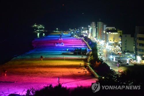 삼척해변은 여름밤도 뜨겁다…파티·공연 등 풍성