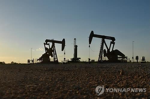 국제유가, 수요감소 예측에 하락…WTI 0.4%↓