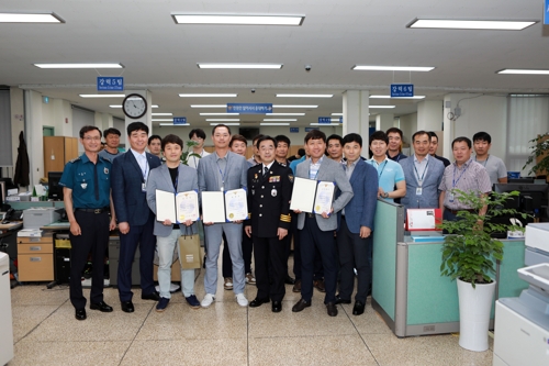 "신뢰 줬더니 화답했다" 광주경찰청장, 3인조 강도 검거 표창