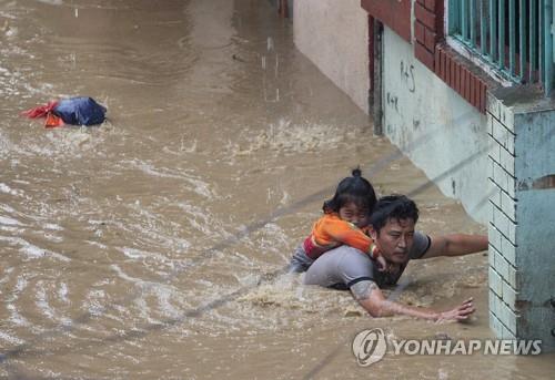 네팔·인도에 '계절성 폭우'로 물난리…사상자 속출