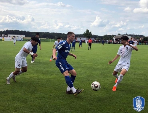 U-17 축구대표팀, 프라이부르크 U-19팀에 2-0 승리