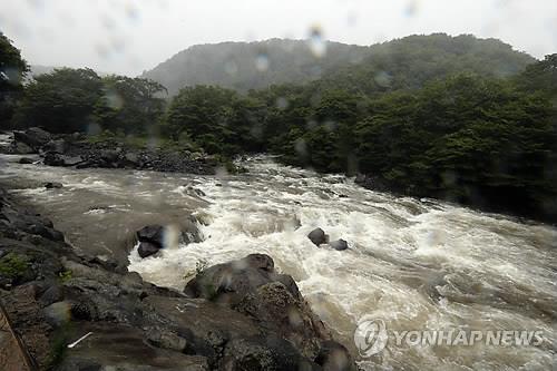 "태풍 다나스 '물 폭탄' 뿌린 2014년 나크리 닮은 꼴"