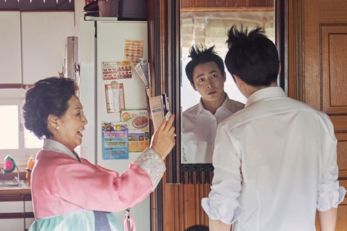 '엑시트' 이상근 감독 "극과 극의 장르가 만난 영화"