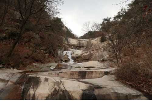 북한산 구천계곡서 조선왕릉 채석장 확인…서울시 문화재 지정