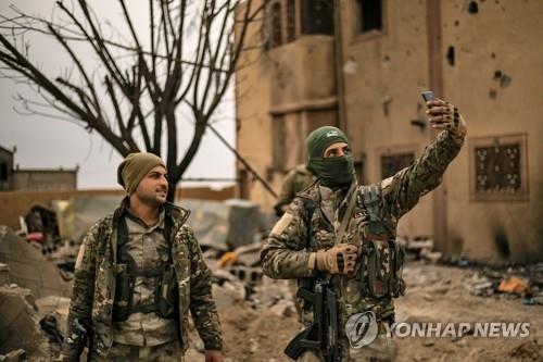 터키 외교장관 "시리아 안전지대 구축안되면 군사작전할 것"