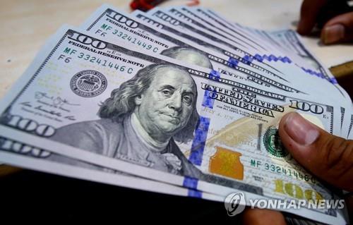 "트럼프, 참모들 소집한 회의 후 환율시장 개입 않기로 결정"