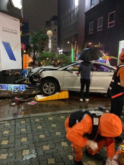 추돌사고 당한 택시, 인도로 돌진…보행자 사망