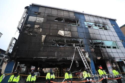 '잊을 만 하면 또 또'…스멀 스멀 다시 고개 드는 안전불감증