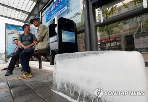 "낮에는 찜통, 밤에는 열대야" 무더위에 지친 동해안 주민들