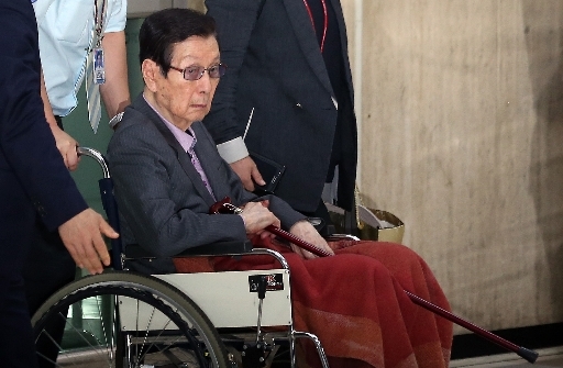 신격호 롯데 명예회장, 입원 열흘만에 퇴원…"건강 호전"