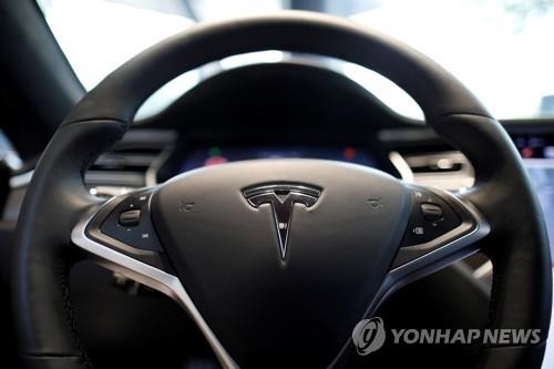 테슬라 자율주행팀 직원 11명 떠나...머스크와 불화?
