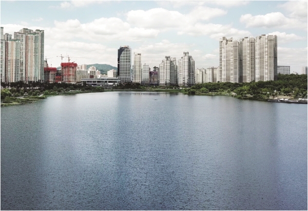 경기도 최고 높이 오피스 `광교 SK VIEW Lake`, 오는 10월 준공 예정