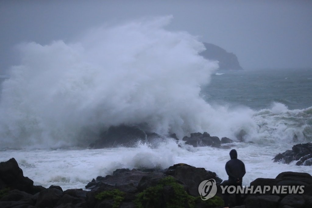 태풍 `다나스` 소멸...제주 삼각봉에 1,029㎜ 기록적 폭우