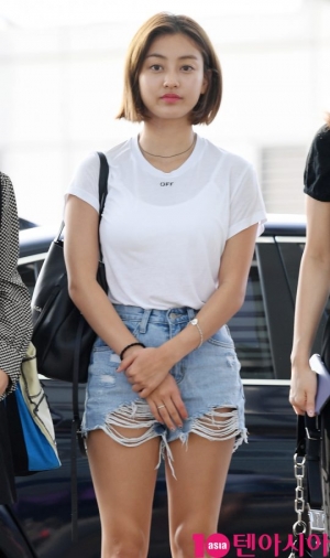 [TEN PHOTO]트와이스 지효 &#39;수수한 화장에도 빛나는 미모&#39;