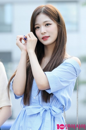 [TEN PHOTO] 프로미스나인 이채영 &#39;요정이 따로 없네&#39;