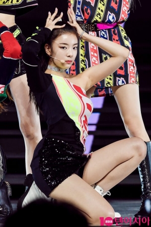 [TEN PHOTO] ITZY 리아 &#39;반해버렸어&#39;