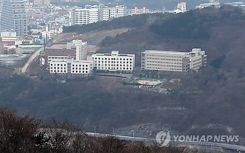 경성대 교수들 "총장 연임 무효" 소송…학교 측 "억지 주장"