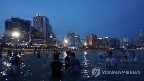 '후텁지근' 부산 일부 지역 올해 첫 열대야 현상