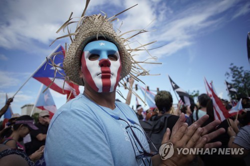 푸에르토리코 주지사 '채팅 스캔들' 일파만파…사퇴 요구 거세져