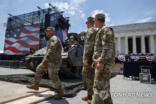 말 많은 美독립기념일 행사…초청받은 軍수뇌부도 '정치화' 우려