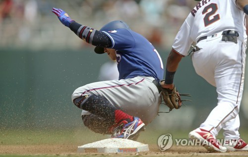 추신수, 전반기 마지막 경기서 4출루…발목 통증으로 교체(종합)