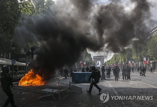 佛 혁명기념일 대규모 열병식…유럽 총출동해 동맹 과시(종합)