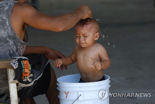 멕시코 인권위 "이민시설 환경 열악…빈대, 과밀로 고통"