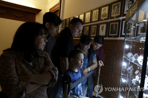 마약조직의 보석 팔아 도로 건설…멕시코 정부, 압수물품 경매