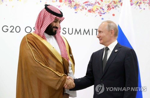 '기름값 떠받친다'…OPEC, 최소 올해 말까지 감산 연장 추진