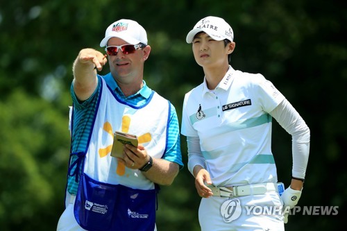 '18번홀 끝내기 버디' 박성현, LPGA 시즌 2승…세계 1위 탈환