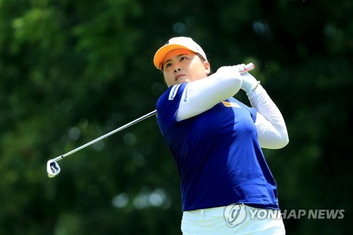 '18번홀 끝내기 버디' 박성현, LPGA 시즌 2승…세계 1위 탈환