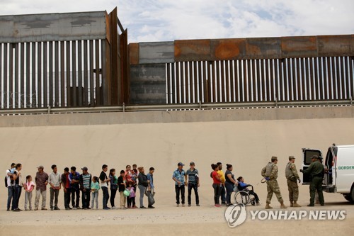 엄중 단속에…지난달 美국경서 체포된 불법이민자 28% 감소