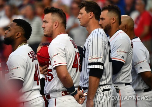 예우받은 사바시아, 45번 단 트라우트…감동의 MLB 올스타전